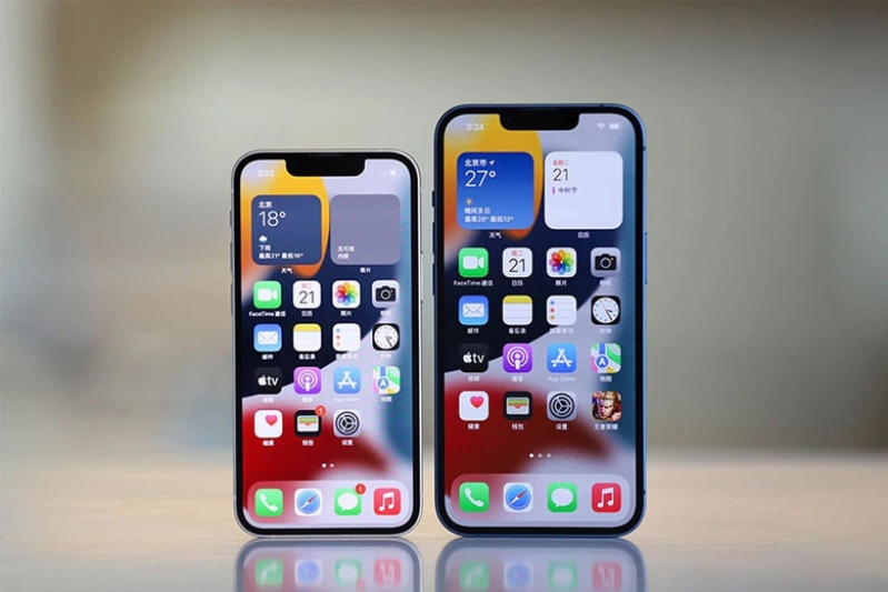 Đồng đều về phương diện màn hình khi so sánh iPhone 11 Pro với iPhone 13 mini