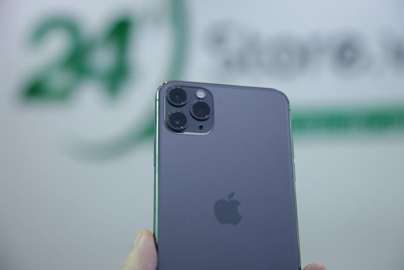 So sánh iPhone Xs và iPhone 11 Pro Max Khi so sánh iphone xs và 11 Pro Max nhận thấy rằng có sự khác biệt về kích cỡ