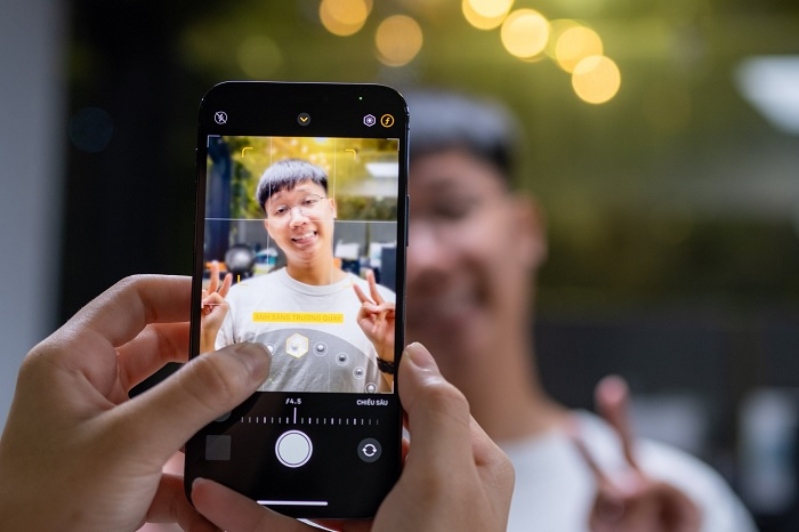 so sánh iPhone XS và iPhone 12 Chụp xóa phông trong XS