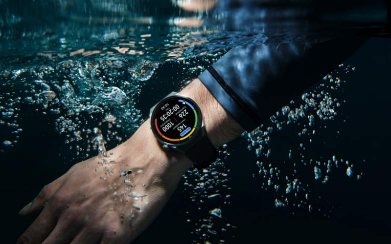 Chế độ chống nước và thời lượng pin thách thức mọi cuộc chơi