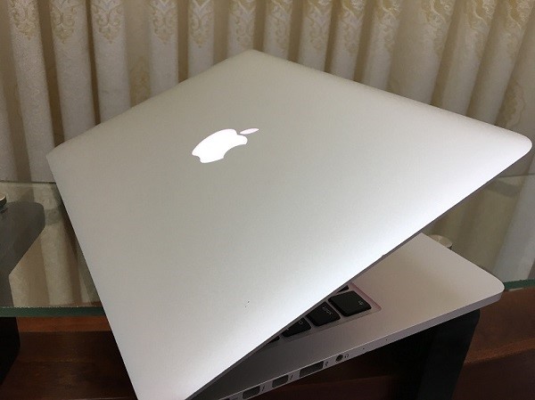 Macbook Air 2020 cũ
