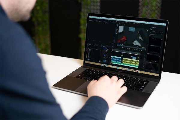 Macbook Pro 2019 16 inch MVVK2