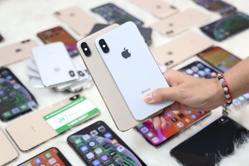 so sánh iPhone X và 12 Pro Max về giá 