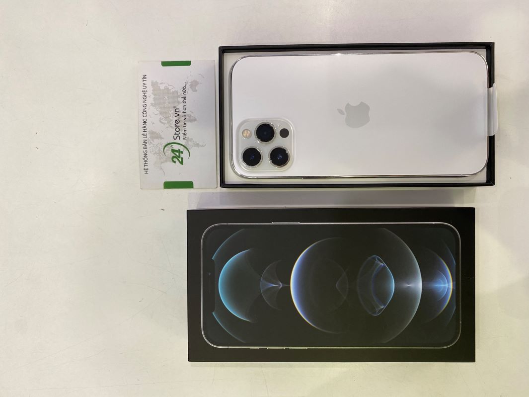 So sánh thời lượng pin iPhone 12 Pro và iPhone 13 Pro Max 