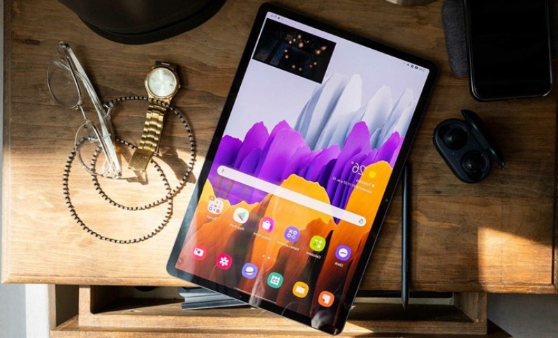 Samsung Galaxy Tab S8 tích hợp bút S pen 