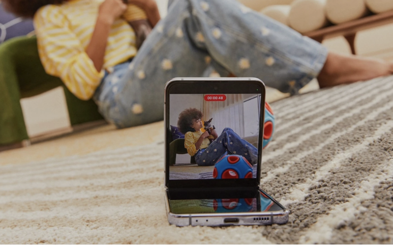 Samsung Galaxy Z Flip4 camera 