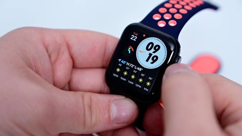 apple-watch-series-6-hinh-3 mat dong ho apple watch series 6 nike