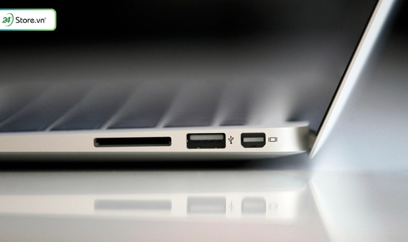 Kiểm tra Macbook cũ cổng kết nối