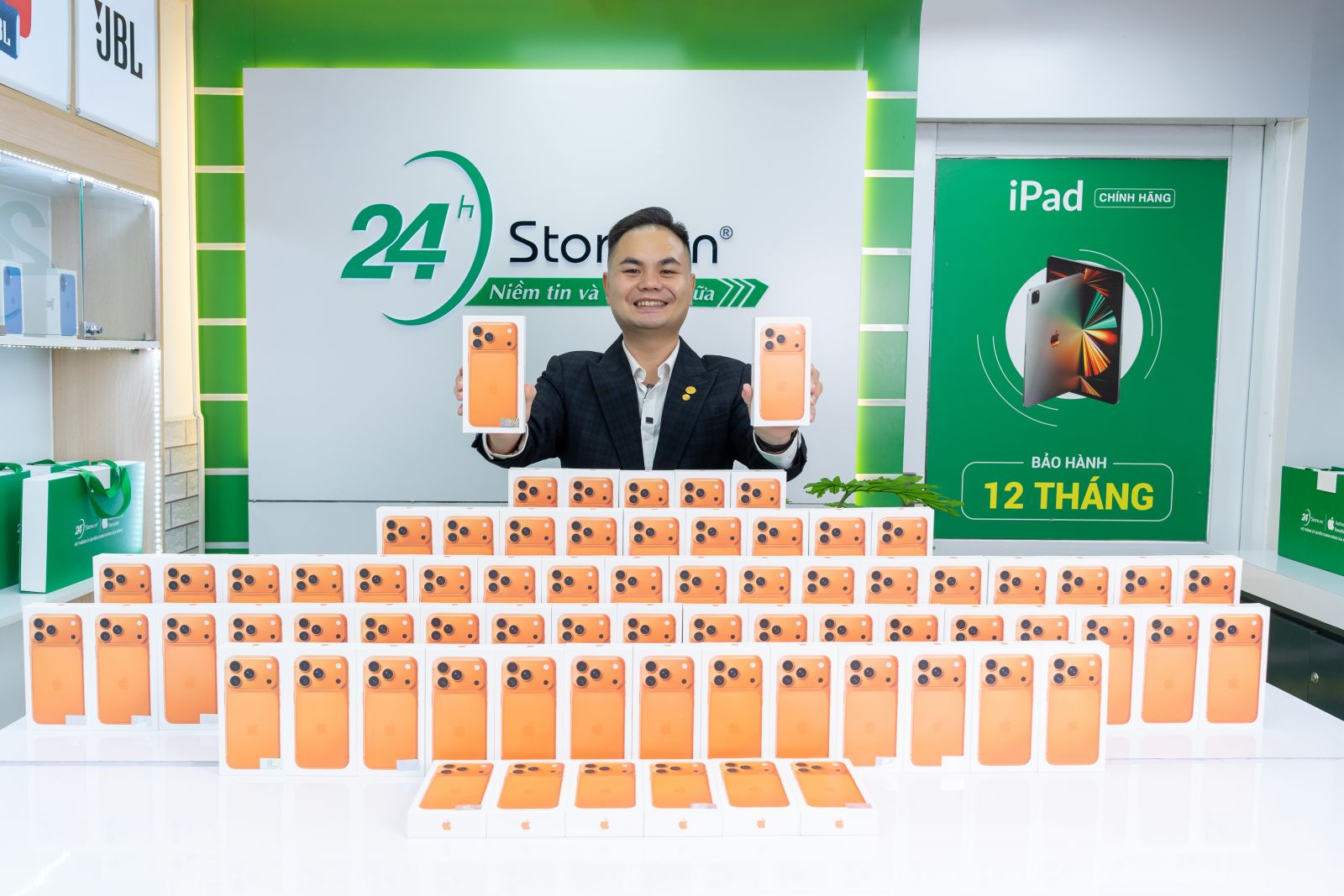 mua ngay iphone 17 pro tại 24hstore