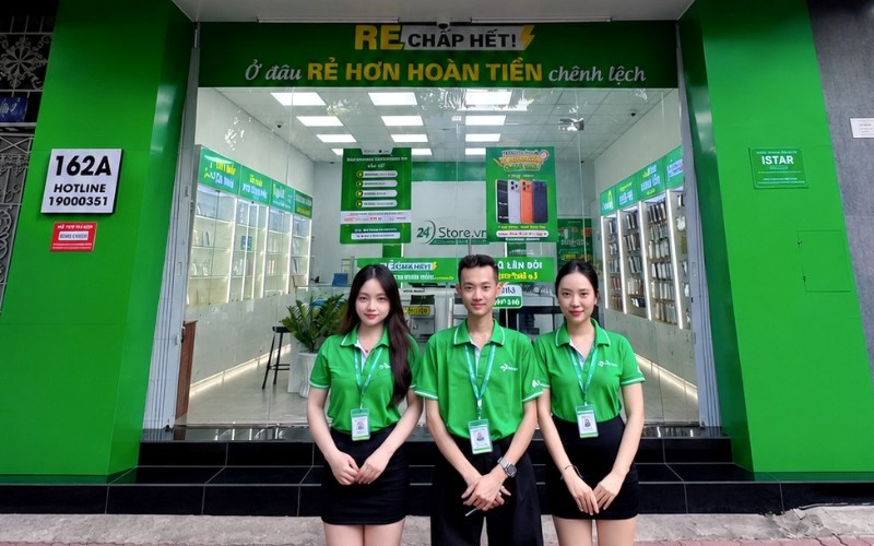 đội ngũ nhân viên tại 24hstore vũng tàu
