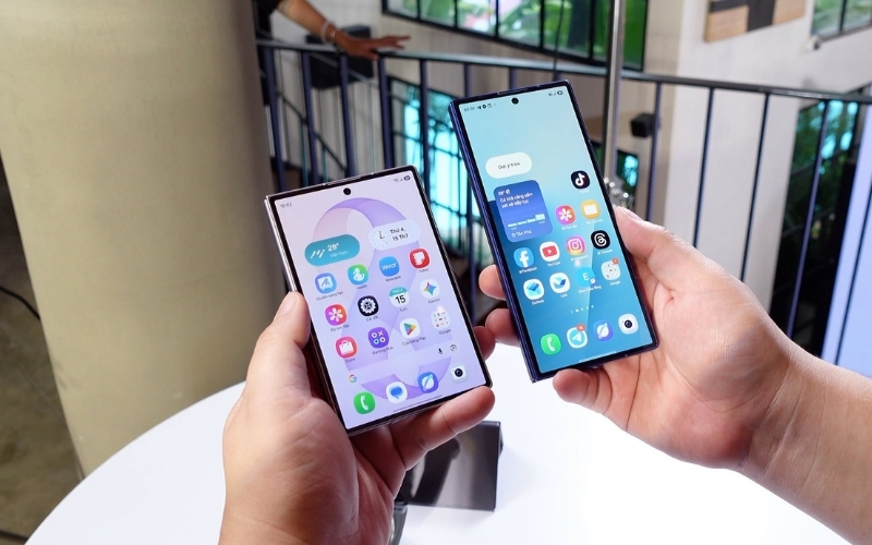 điện thoại màn hình gặp là gì