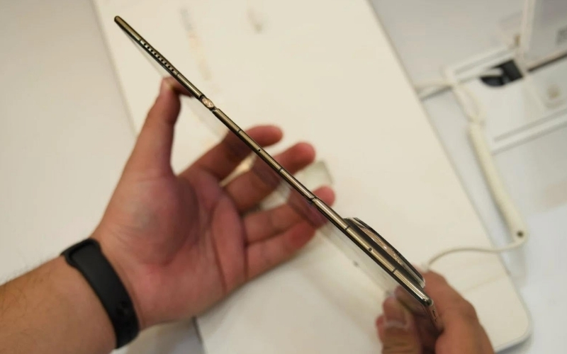 điện thoại siêu mỏng Huawei Mate XT Ultimate: 3.6mm 