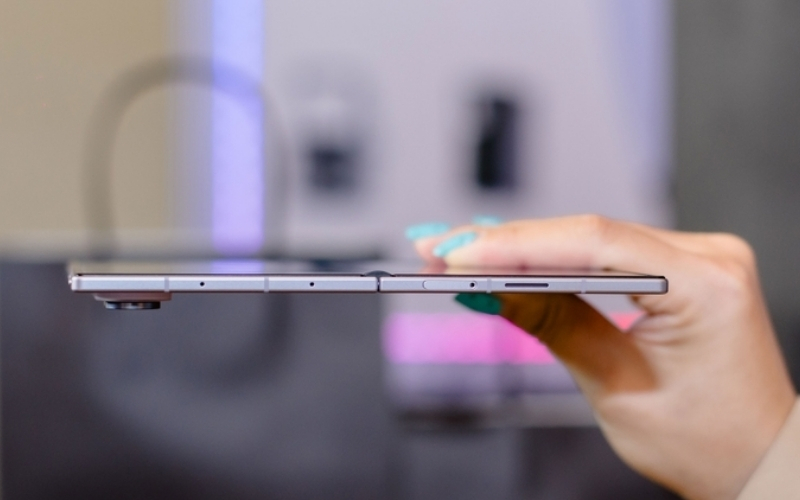 điện thoại siêu mỏng Samsung Galaxy Z Fold8