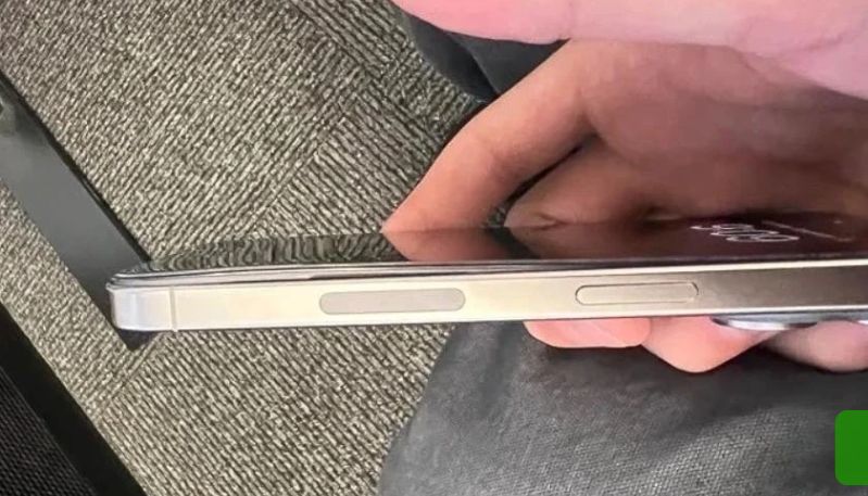 Điện iPhone 15 Pro Max bị phồng pin gây sập nguồn máy
