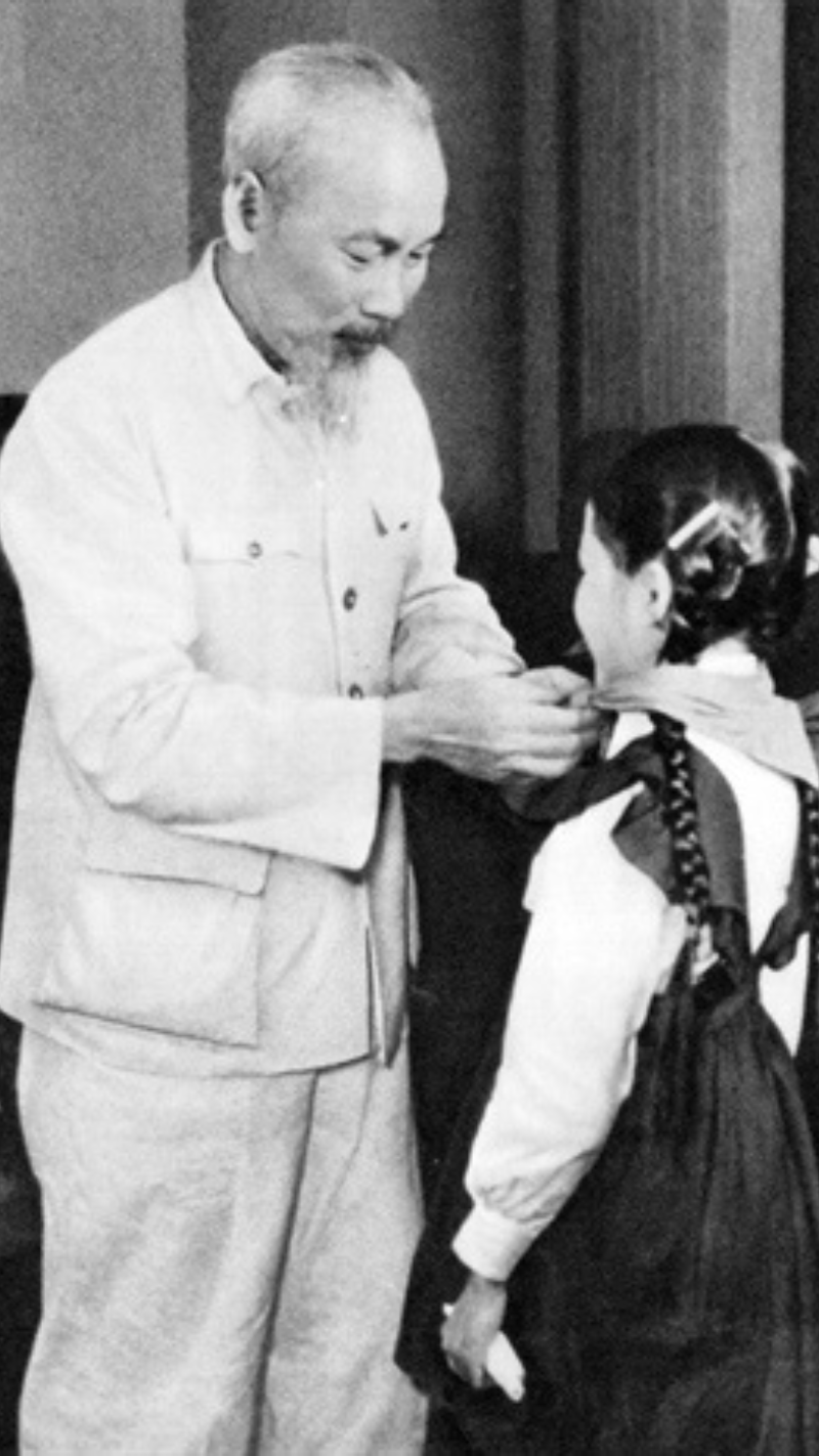 Hình nền Bác Hồ 30/4