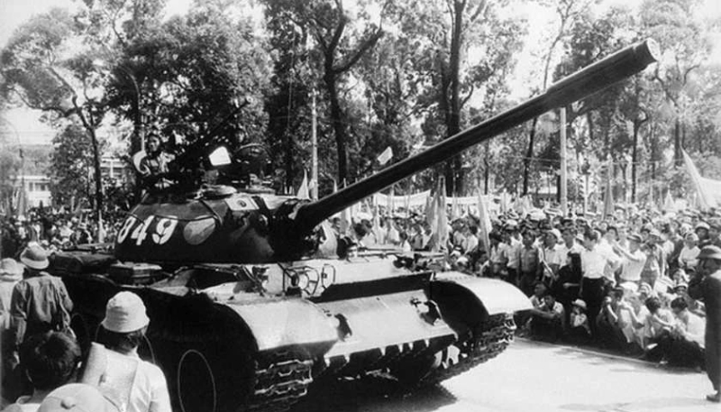 Hình nền xe tăng 30/4