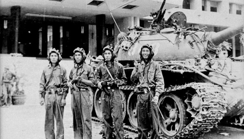 Hình nền xe tăng 30/4