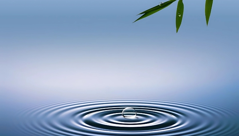 giọt nước thu hút