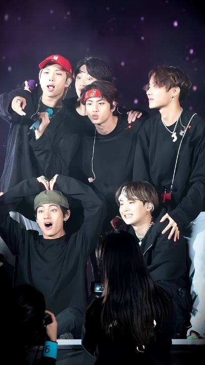 Wallpaper bts sân khấu tỏa sáng mượt mà