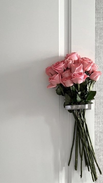 Hình nền hoa hồng trên cửa