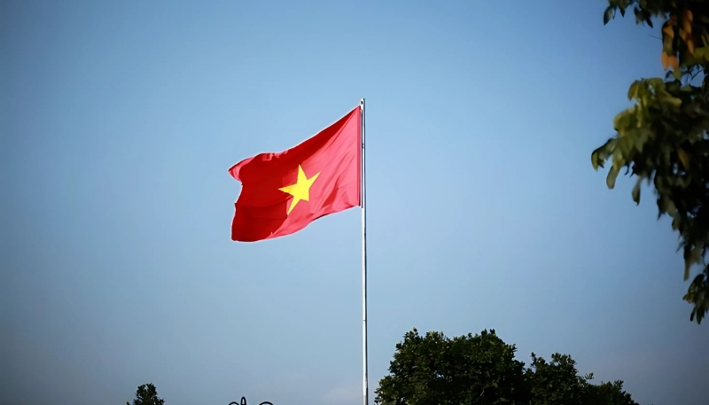 ảnh nền lá cờ việt nam tung bay lộng lẫy
