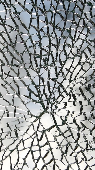 Màn hình điện thoại vỡ 3D sáng tạo độc đáo