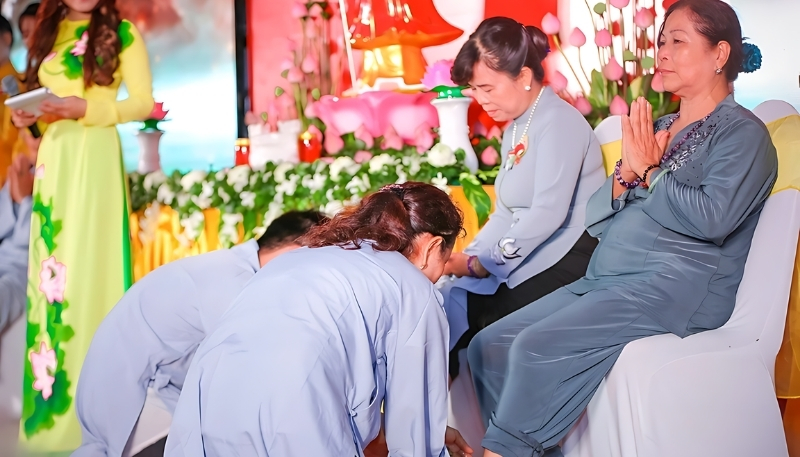 Ảnh nền Vu Lan báo hiếu đạo làm con