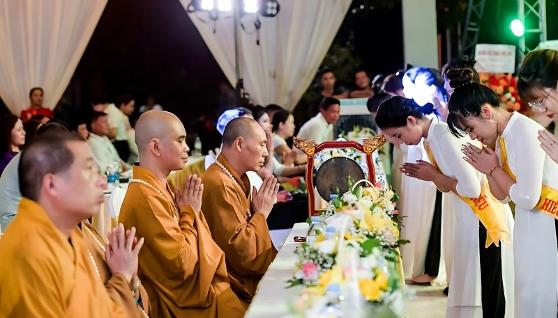 Wallpaper nghi lễ mùa Vu Lan đẹp