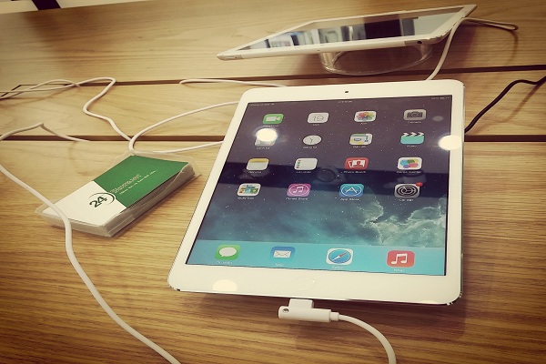 Đánh giá iPad Pro 12.9 iPad Pro 12 inch Wifi Cellular anh 1