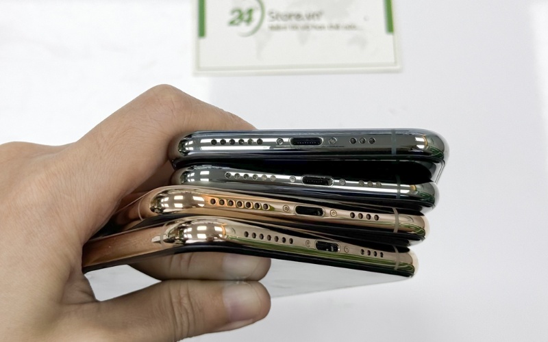 cận cảnh thân máy iphone 11 pro max cũ