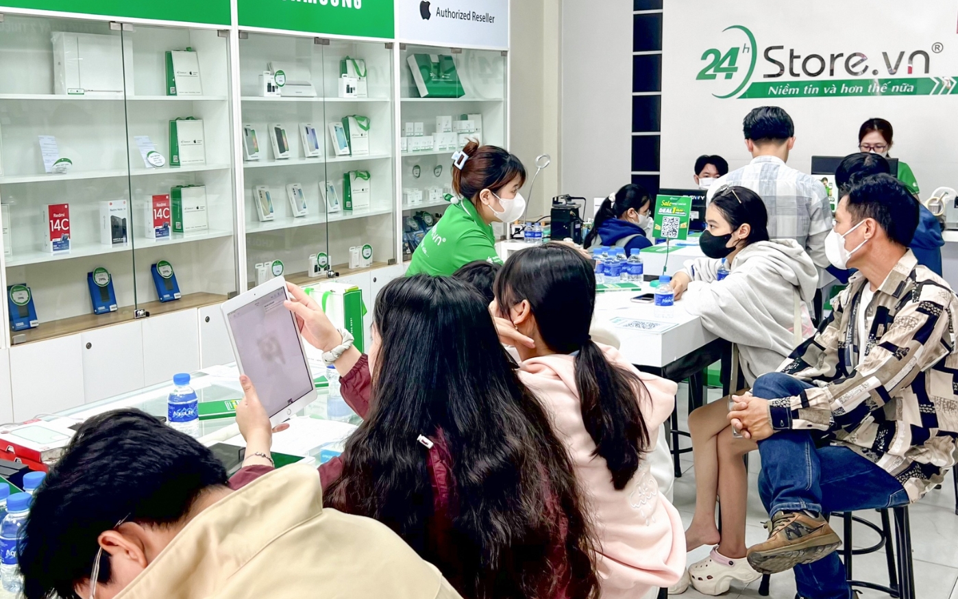 mua iphone 13 cũ chính hãng tại 24hstore