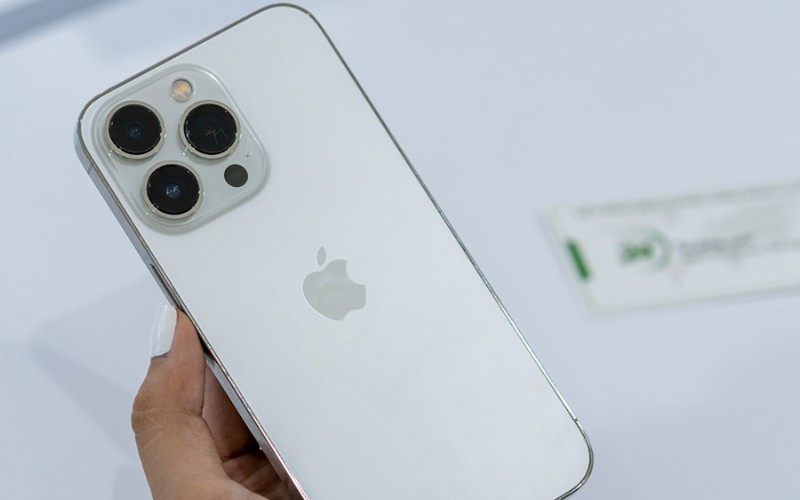 iphone 13 pro max cũ màu bạc