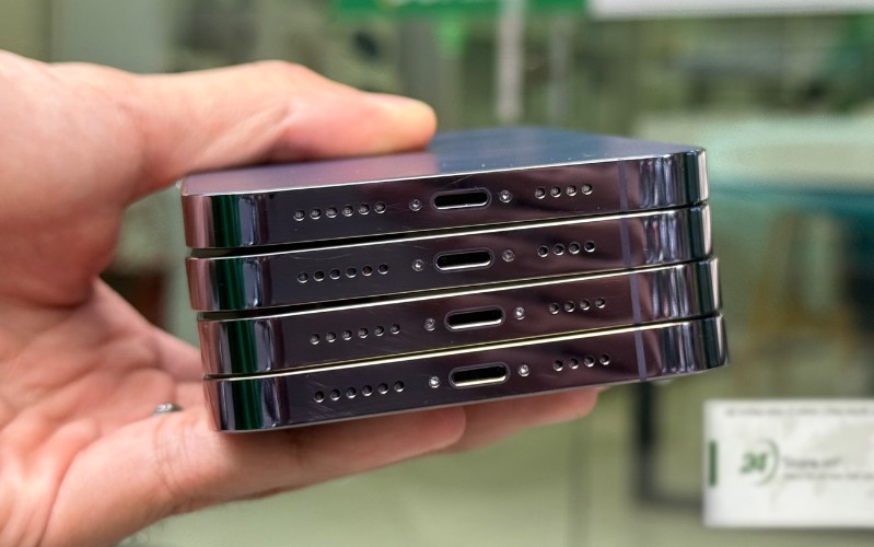 iphone 14 pro max cũ cận cảnh viền máy 