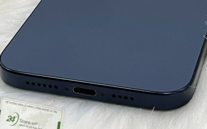 cận cảnh cổng sạc iphone 14 pro max 512gb cũ