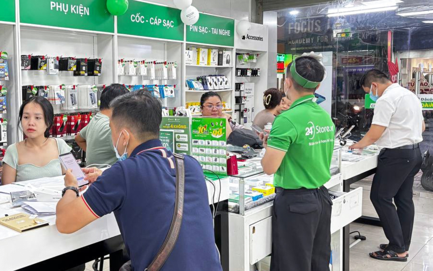 mua iphone 15 pro max 1tb cũ tại 24hstore