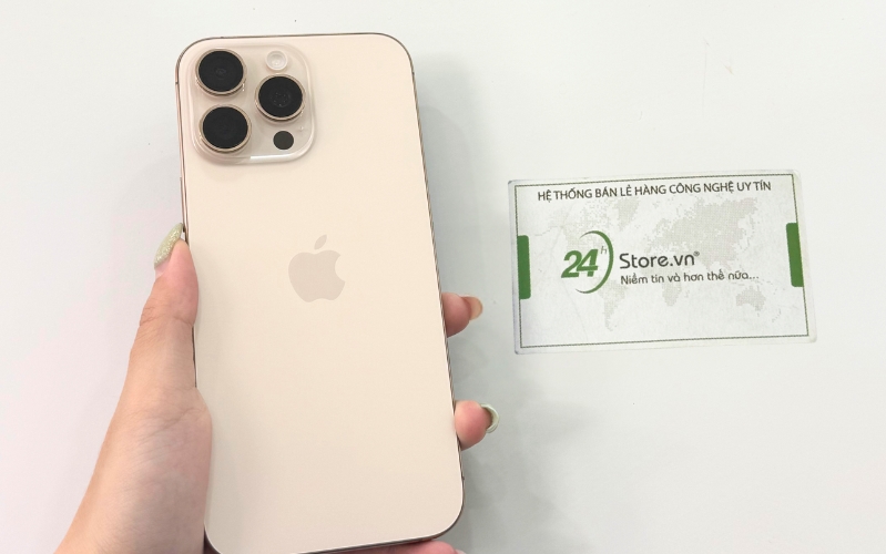 hình ảnh iphone 16 pro max cũ đẹp màu titan sa mạc