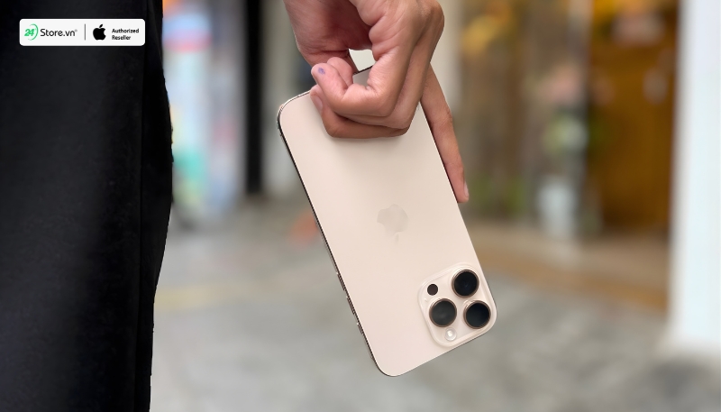 bảng màu 16 Pro Max titan sa mạc