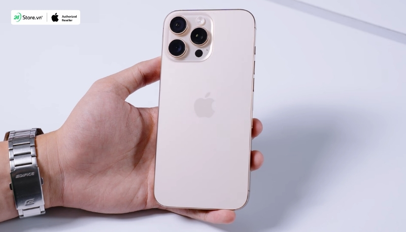 đánh giá thiết kế iphone 16 pro max titan sa mạc