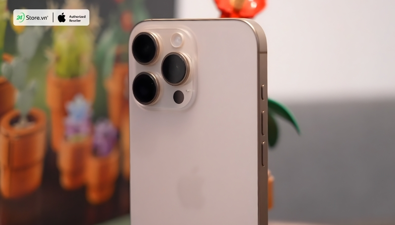 Hình ảnh 16 Pro Max màu Titan Sa Mạc