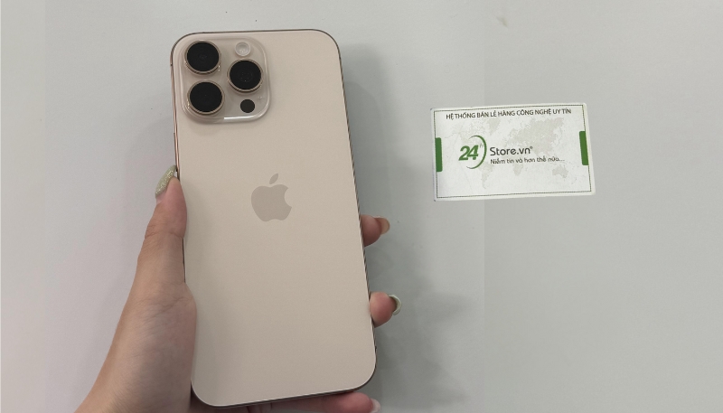 màu titan sa mạc iphone 16 pro max