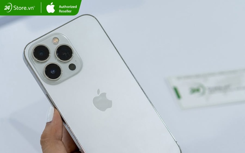 iphone 13 pro và iphone 13 pro max màu bạc