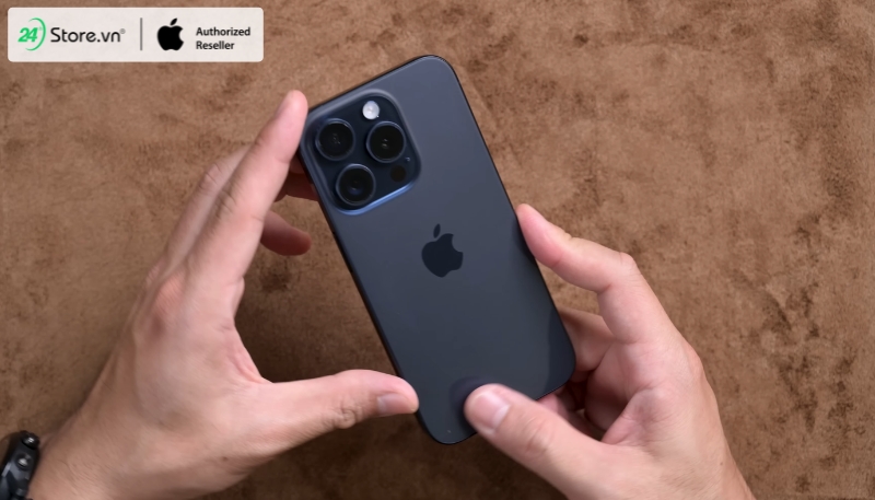 iPhone 15 Pro Max màu titan đen