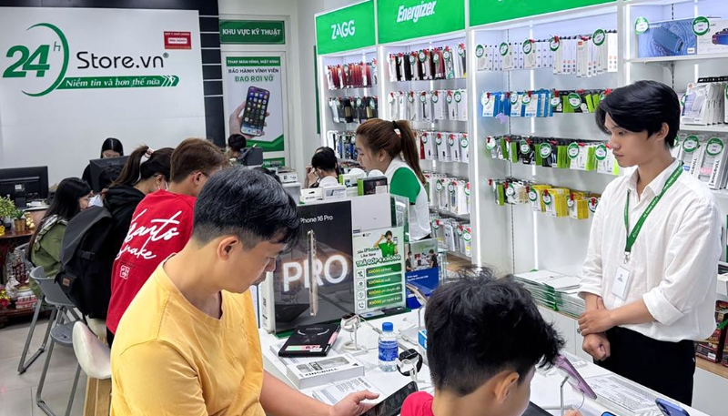 Mua iPhone màu đen chính hãng giá rẻ tại 24hStore