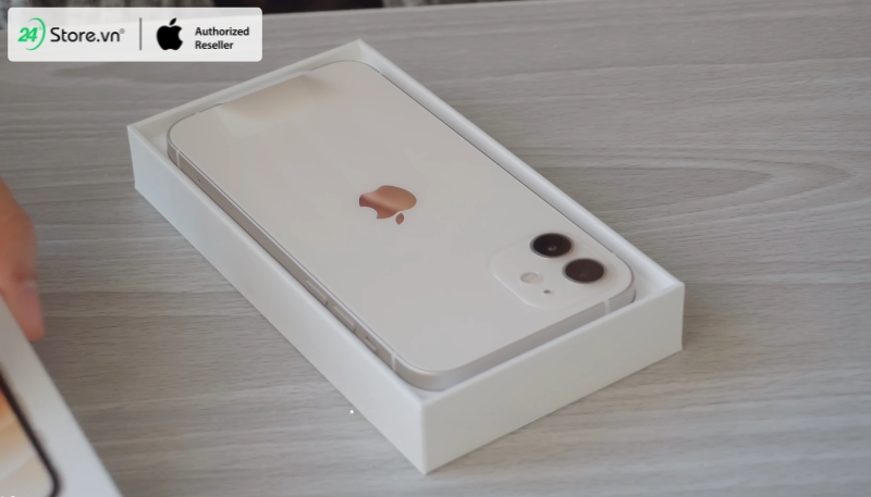 iPhone 12 màu trắng