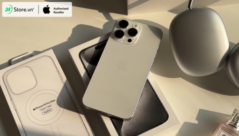 iPhone 15 Pro màu titanium trắng