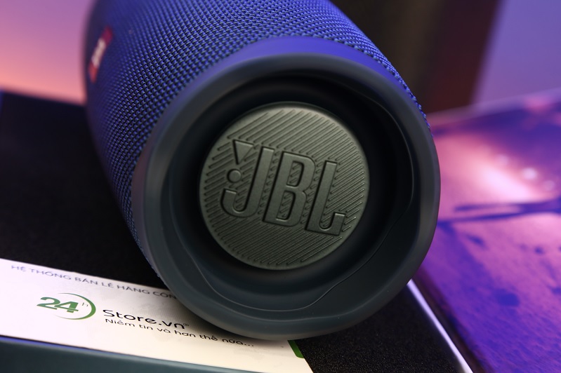 ệ Âm thanh của JBL Charge 4 không chứa tiếng ồn