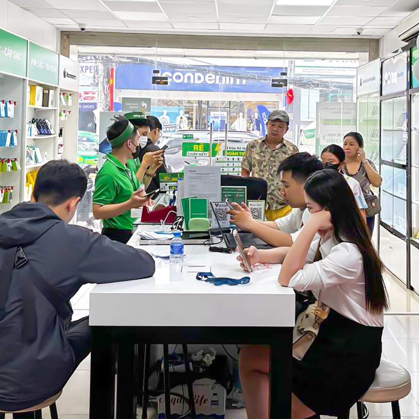 mua macbook air m3 16gb chính hãng tại 24hstore