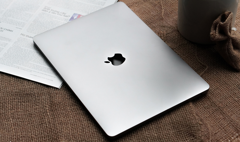 macbook pro 15 inch 2017 cũ hình 2 Macbook Pro 15 inch 2017 Cũ màu bạc sang chảnh