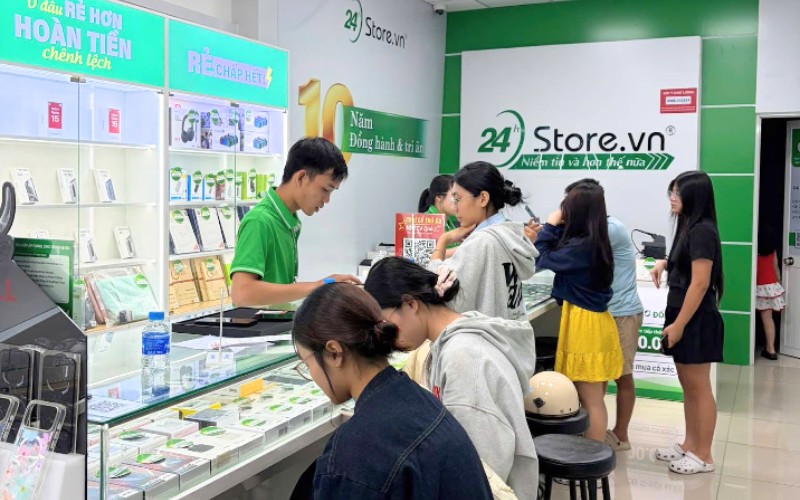 mua iphone cũ tại cửa hàng 24hstore 70 nguyễn an ninh dĩ an bình dương