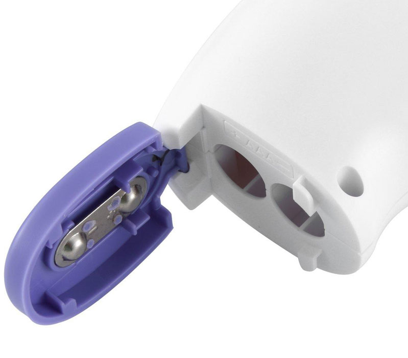 Lắp pin nhiệt kế điện tử đo trán DIKANG